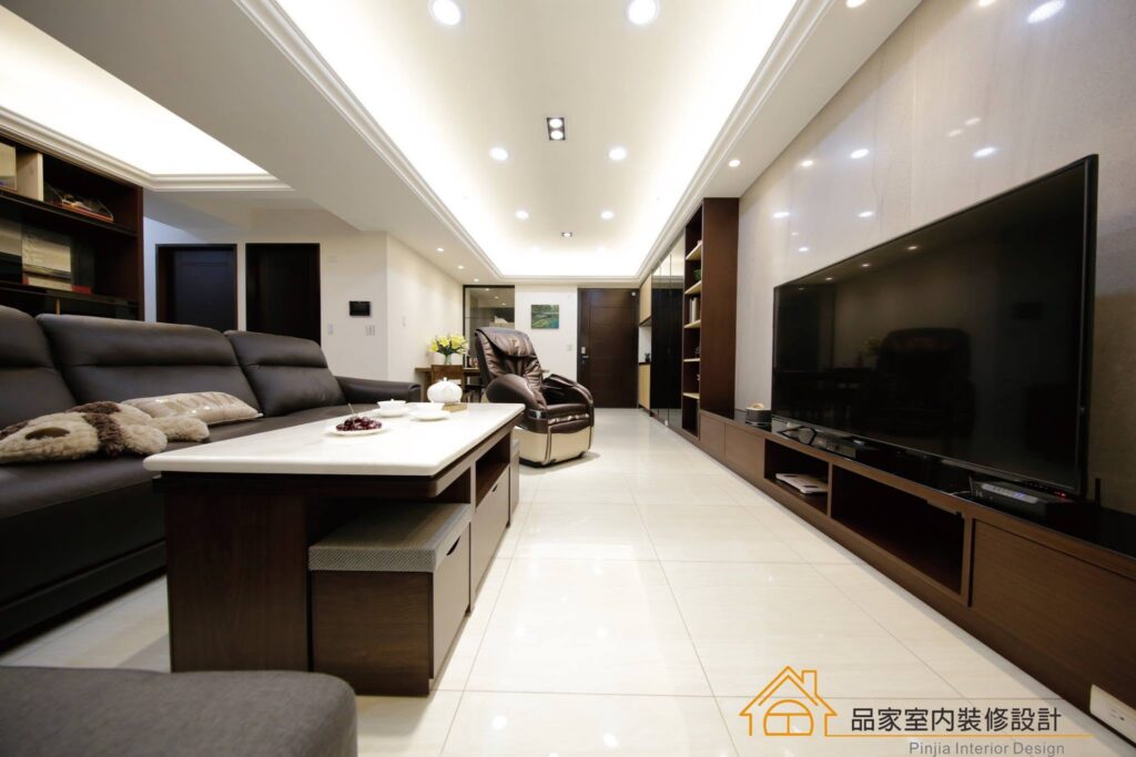 高雄老屋翻新推薦，現代風客廳裝修設計，打造明亮寬敞的居家空間