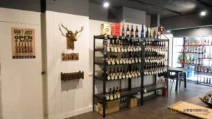 林泉街 酒吧｜牆壁裝飾